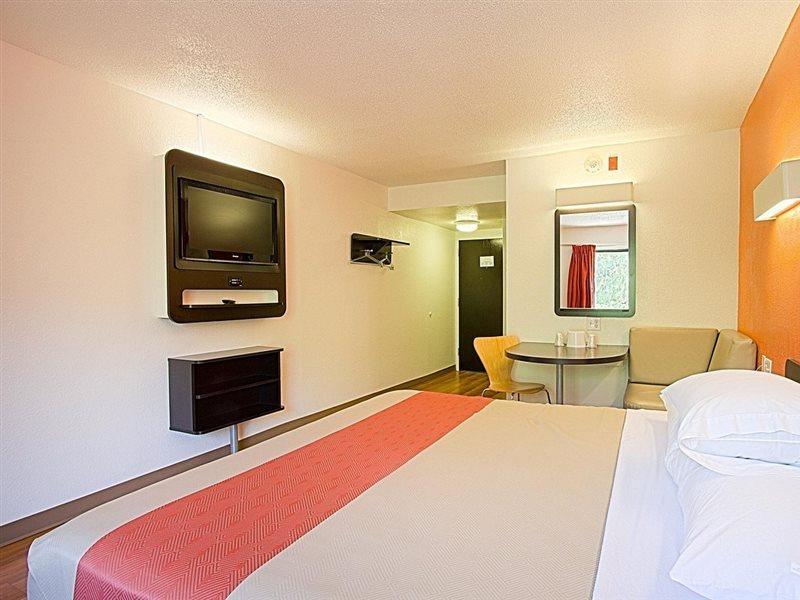 Motel 6-East Brunswick, Nj Buitenkant foto