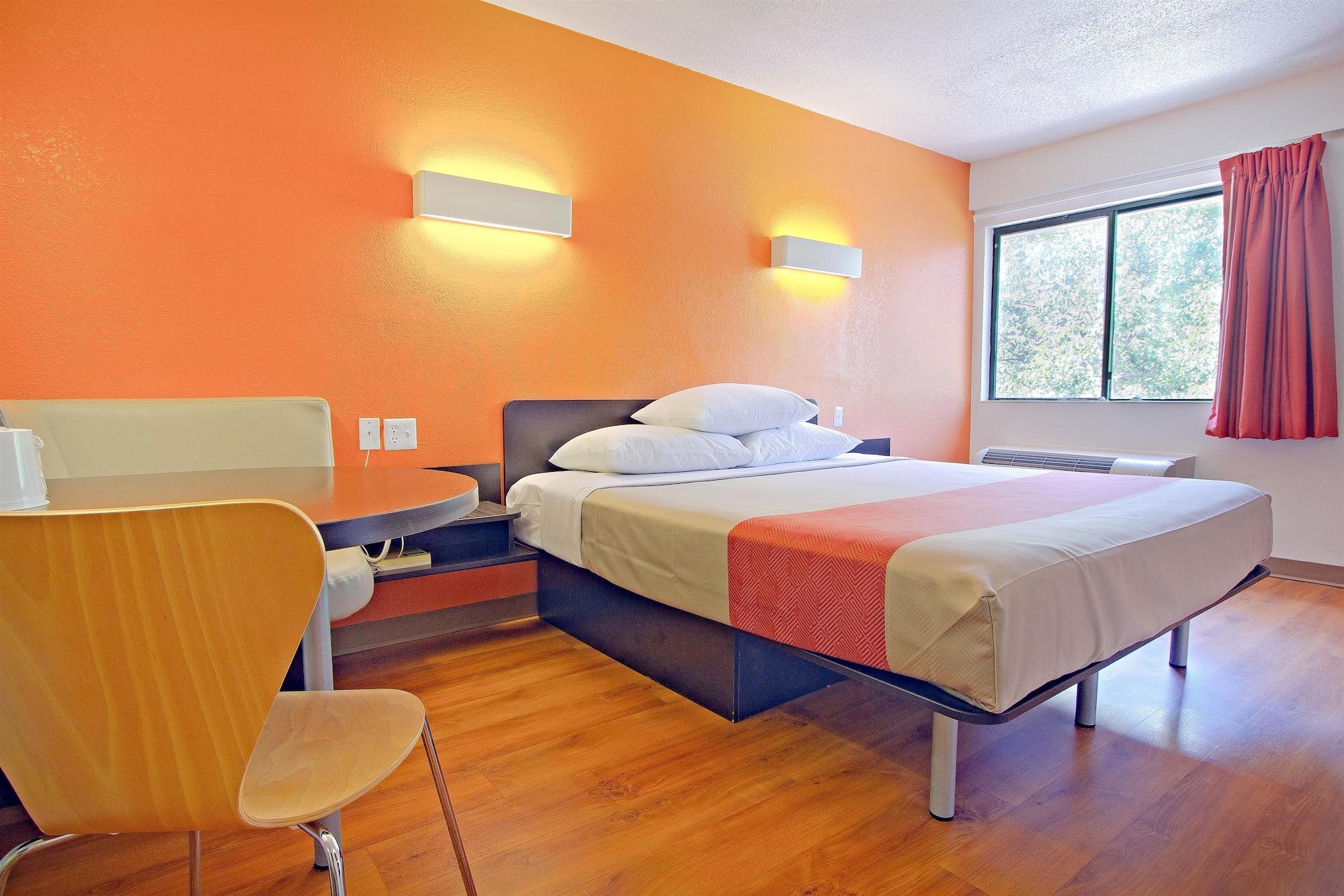 Motel 6-East Brunswick, Nj Buitenkant foto