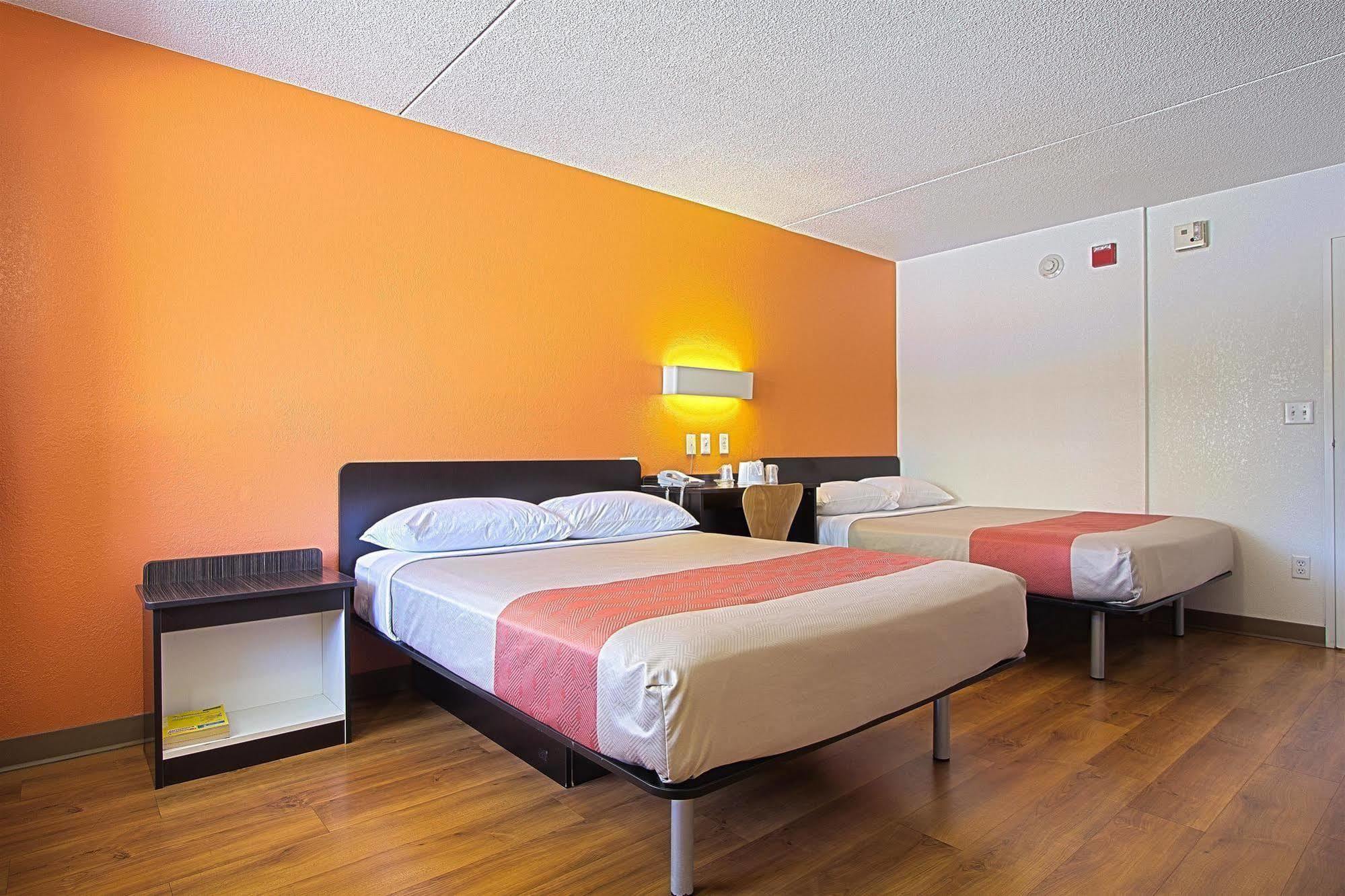 Motel 6-East Brunswick, Nj Buitenkant foto