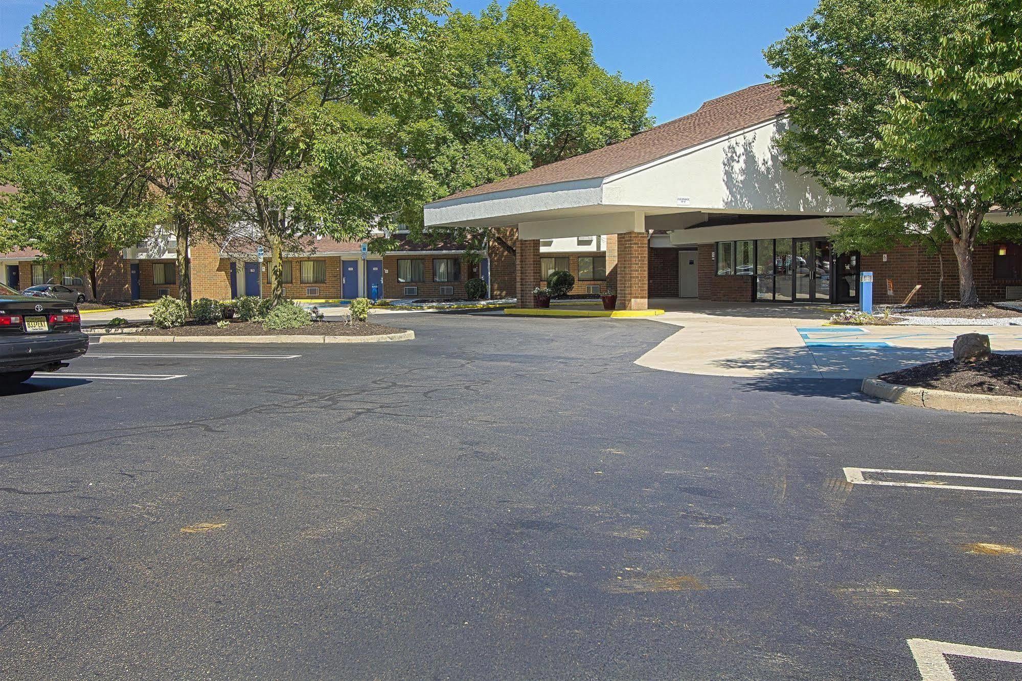 Motel 6-East Brunswick, Nj Buitenkant foto