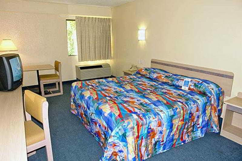Motel 6-East Brunswick, Nj Buitenkant foto